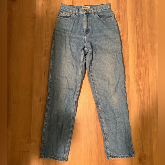 L.L. Bean Straight Blue Jeans - Original Fit - Picture 2 of 4